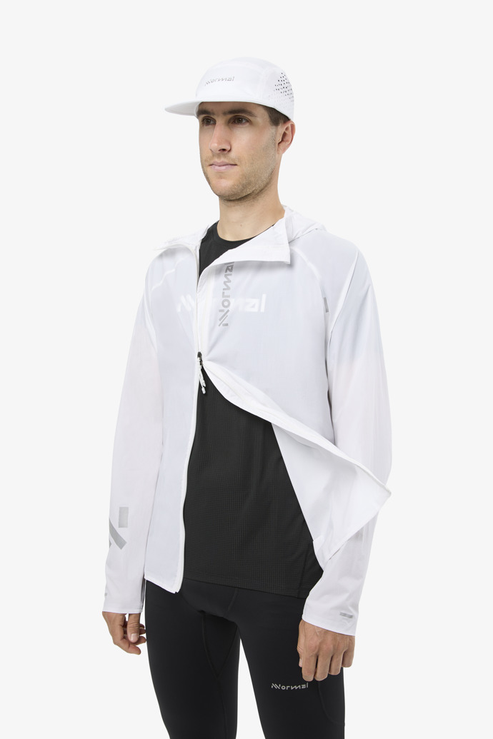 Trail Wind Jacket White Chaqueta cortavientos de trail en blanco para hombre.