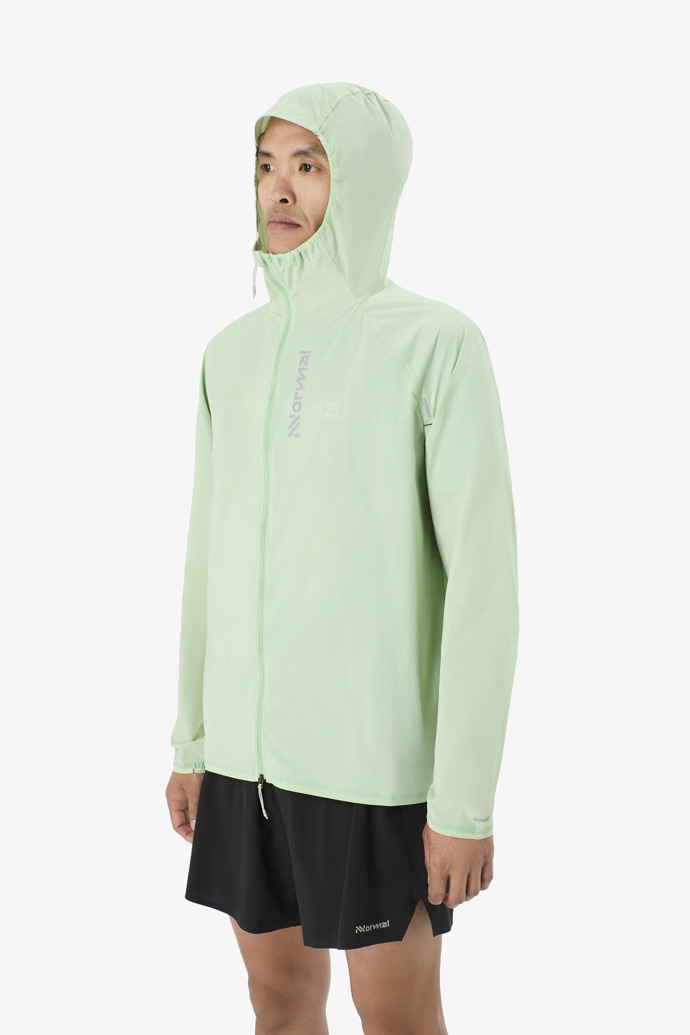 Trail Wind Jacket Light Green Chaqueta cortavientos de trail en verde para hombre.