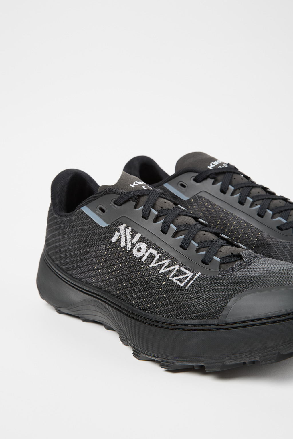 高い素材 NNormal Kboix トレイルランニングシューズ N2ZKXM1-999-K004 01 トップス